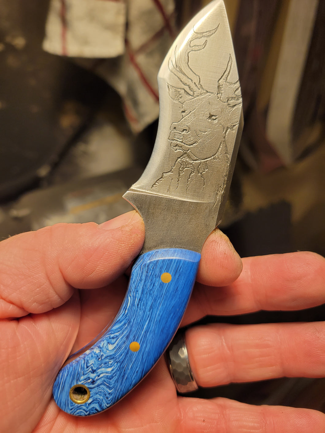 Buck Engraved carbon steel knife Juma Gem Resin Handle