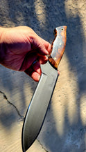 Загрузить изображение в средство просмотра галереи, Timberwolf Spearpoint High Carbon knife hybrid handle material
