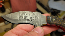Cargar imagen en el visor de la galería, The Fire fighter Brigham High Carbon Steel with Black and Red Paper Micarda
