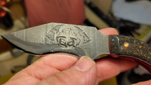 Cargar imagen en el visor de la galería, The Fire fighter Brigham High Carbon Steel with Black and Red Paper Micarda
