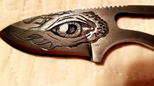 Laden Sie das Bild in den Galerie-Viewer, Freehand Engraved Flaming Eye High Carbon Steel
