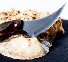 Laden Sie das Bild in den Galerie-Viewer, Mini Skinner High Carbon Steel Blade with Hybrid Burl Epoxy Resin Handle
