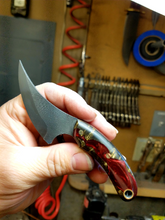 Laden Sie das Bild in den Galerie-Viewer, Mini Skinner High Carbon Steel Blade with Hybrid Burl Epoxy Resin Handle
