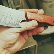 Carregar e reproduzir vídeo no visualizador da Galeria, Pyro Cleaver with bloodwood handle
