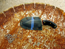 Cargar imagen en el visor de la galería, The Fire fighter Brigham High Carbon Steel with Black and Red Paper Micarda
