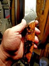 Laden Sie das Bild in den Galerie-Viewer, Scrimshaw Timberwolf Spearpoint High Carbon knife hybrid handle material
