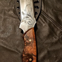 Carregar imagem no visualizador da galeria, Scrimshaw Timberwolf Spearpoint High Carbon knife hybrid handle material
